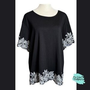 Alfred Dunner Black and White Boxy Short Sleeve Tee